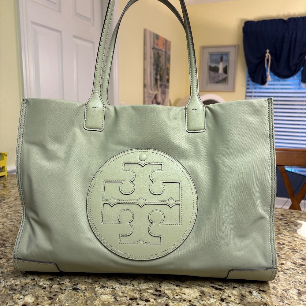 OVERSIZED TORY BURCH LAPTOP TRAVEL BAG